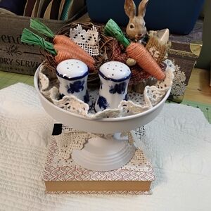 3889 Easter Bunny Centerpiece with Blue and Orange Accents